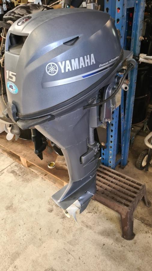 Yamaha F15CMH L à vendre par 