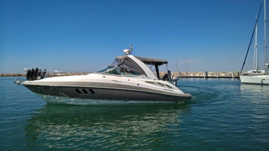 annonce bateau Cruisers Yachts Cruisers Yachts 330 Express