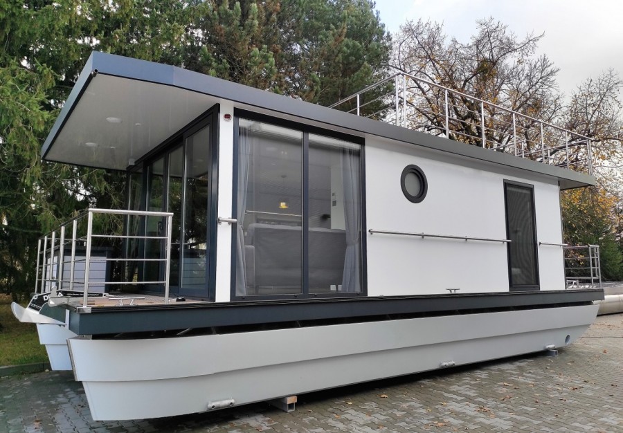 House Boat Independant 10x4,5m