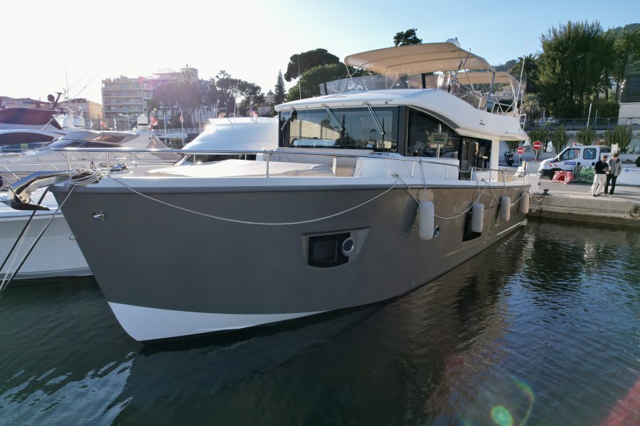 Cranchi Eco Trawler Long Distance 53