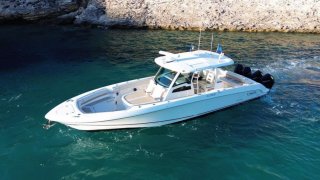  Boston Whaler 380 Outrage occasion