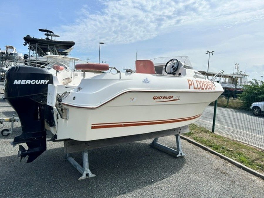 Quicksilver Activ 470 Cabin 