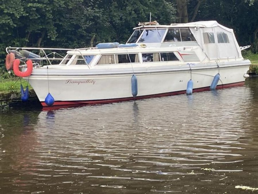 1978 Princess 32 Riviera used - Cabin Boat, Pilothouse, Open - CALDER  VALLEY MARINE LTD