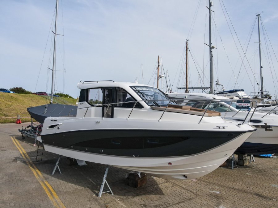 Quicksilver Activ 905 Weekend for sale by 