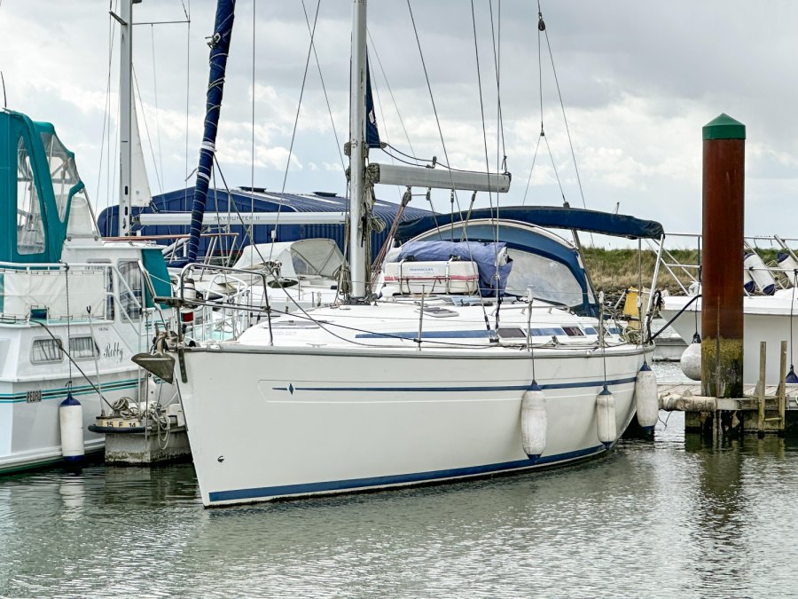 Bavaria 38 Cruiser for sale by 