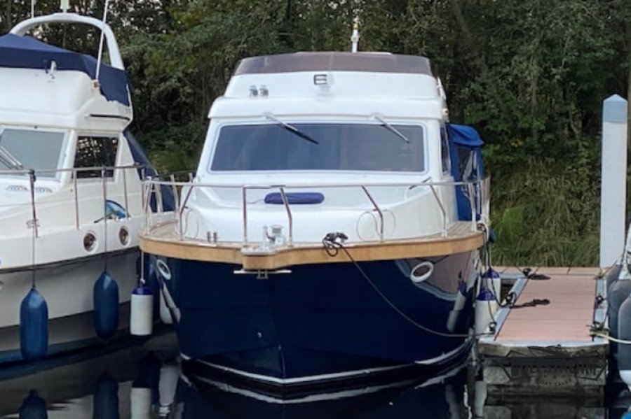 Viking 32 Fly for sale by 