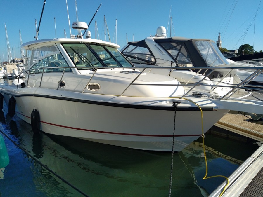 Boston Whaler 345 Conquest used