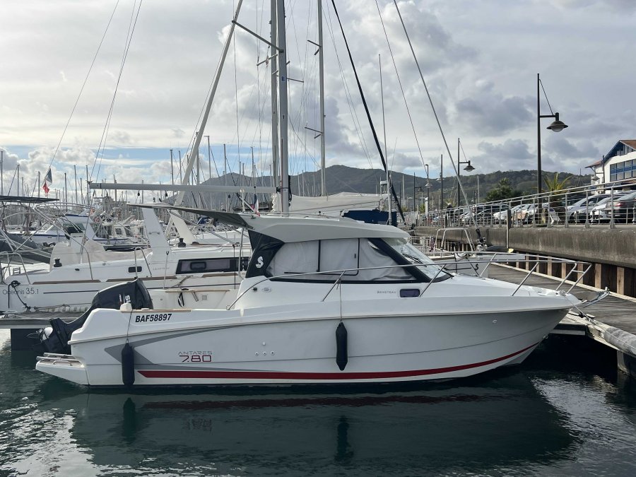 Beneteau Antares 780 HB occasion