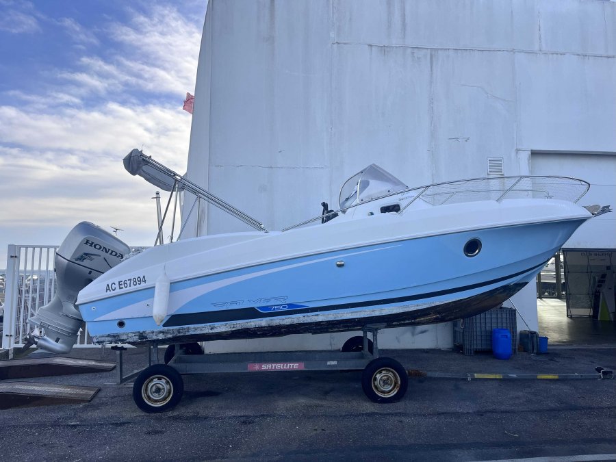 Beneteau Flyer 750 Sun Deck usato