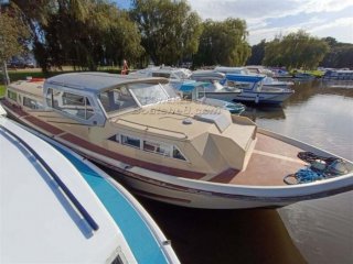 Motorboat Aquafibre 42 used - BOATSHED NORFOLK