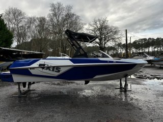 Motorboat Axis T 22 used - Sports Service