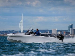 Motorlu Tekne Axopar 22 Spyder Sıfır - AXOPAR LONDON GROUP