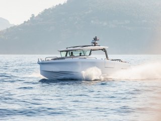 Motorboat Axopar 45 Cross Top new - CM YACHT SERVICE