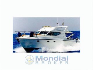 Motorboat Azimut 37 used - AQUARIUS YACHT BROKER