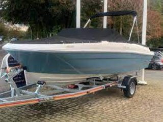 Barca a Motore Bayliner VR4 OB nuovo - HORS BORD ASSISTANCE / ACCASTILLAGE DIFFUSION CORNER PALADRU