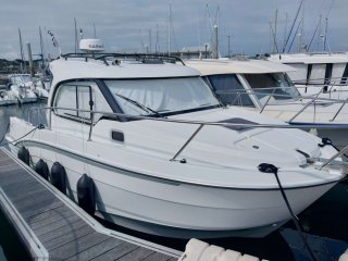 Motorboot Beneteau Antares 8 OB V2 gebraucht - CRAS NAUTIQUE