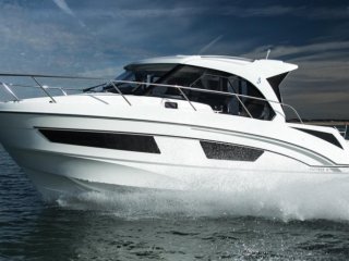 Beneteau Antares 9 OB - Image 2