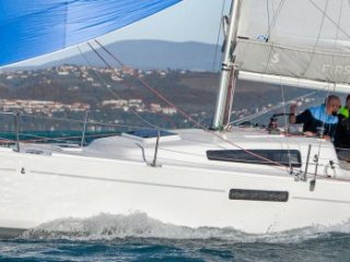 Sailing Boat Beneteau First 27 new - ARMORIQUE DIFFUSION
