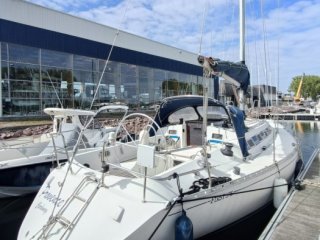 Beneteau First 375 - Image 27