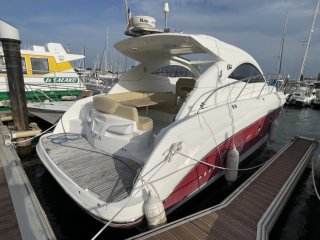 Motorboat Beneteau Monte Carlo 37 used - HALL NAUTIQUE