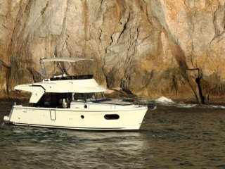 Barco a Motor Beneteau Swift Trawler 35 nuevo - MARINE CENTER CAP D'AGDE
