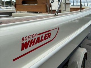 Boston Whaler 19 Outrage - Image 12