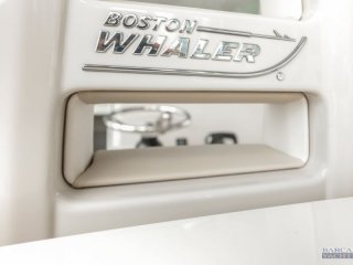 Boston Whaler 380 Outrage - Image 6