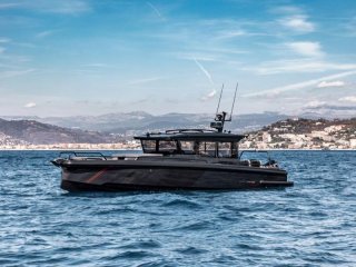 Barca a Motore Brabus Marine Shadow 900 XC Cross Cabin nuovo - AXOPAR LONDON GROUP