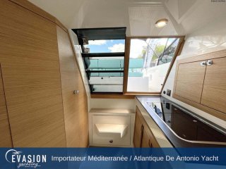 De Antonio Yachts D28 Cruiser - Image 11