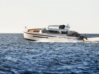 Delta Powerboats 33 Coupe - Image 2