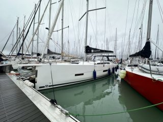 Sailing Boat Dufour 430 used - BROK AND GO