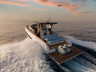 Barco a Motor Fiart Mare 35 Seawalker nuevo - LA BAULE NAUTIC