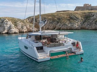 Sailing Boat Fountaine Pajot Astrea 42 new - CANET BOAT PLAISANCE