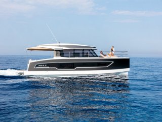 Motorboat Fountaine Pajot My 4 S new - AZUR CATAMARANS YACHTS
