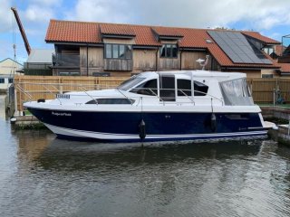 Motorboat Haines 32 used - NORFOLK BOAT SALES