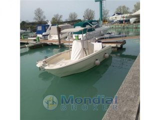 Motorboat Invictus 190 FX used - YACHT DIFFUSION VIAREGGIO