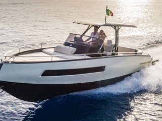 Motorlu Tekne Invictus 280 GT Sıfır - NAUTICA BIBIONE