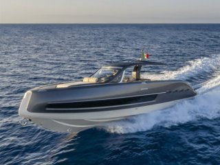Motorboat Invictus 460 TT used - PAJOT YACHTS SELECTION