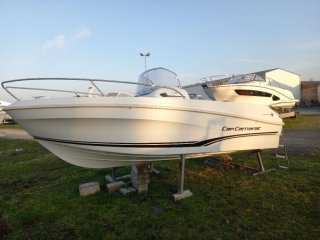 Barco a Motor Jeanneau Cap Camarat 5.5 CC Serie 2 nuevo - SORLUT MARINE OLERONAUTIC