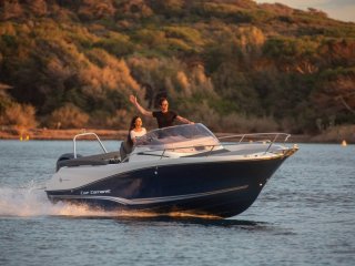 Barco a Motor Jeanneau Cap Camarat 6.5 WA Serie 3 nuevo - MARINE SERVICE