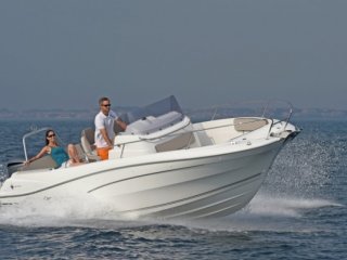 Motorboat Jeanneau Cap Camarat 7.5 CC Serie 3 new - LEMAN NAUTIC