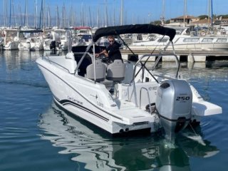 Motorboot Jeanneau Cap Camarat 7.5 CC Serie 3 gebraucht - TONI MARINE