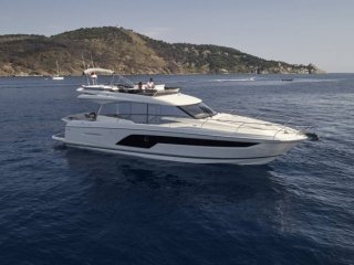 Motorboat Jeanneau Prestige 590 new - YACHT MEDITERRANEE