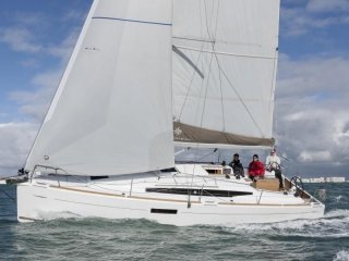 Sailing Boat Jeanneau Sun Odyssey 349 new - CLARKE & CARTER ESSEX