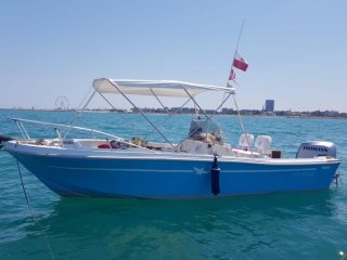 Barca a Motore Mako 21 usato - MULAZZANI TRADING COMPANY