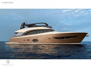 Motorboat Monte Carlo MCY 96 used - Dolce Vita Marine