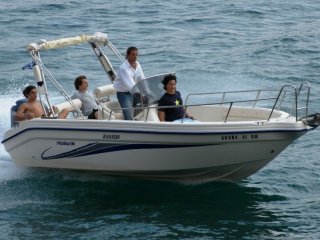 Barco a Motor Poseidon Serie R 590 ocasión - BATEAU DIRECT