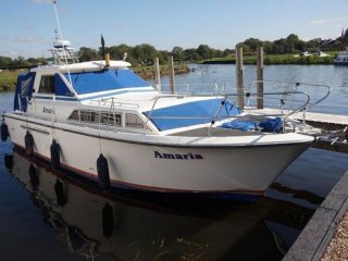 Motorboat Princess 33 used - NEWARK MARINA