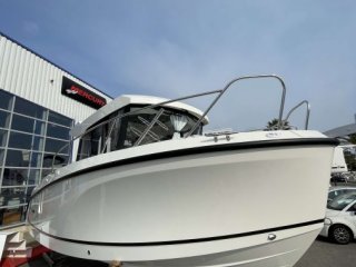 Motorboot Quicksilver 805 Pilothouse neu - CLINIQUE DU BATEAU