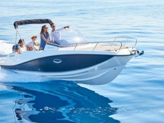 Barco a Motor Quicksilver Activ 675 Sundeck nuevo - CHARLET NAUTIC